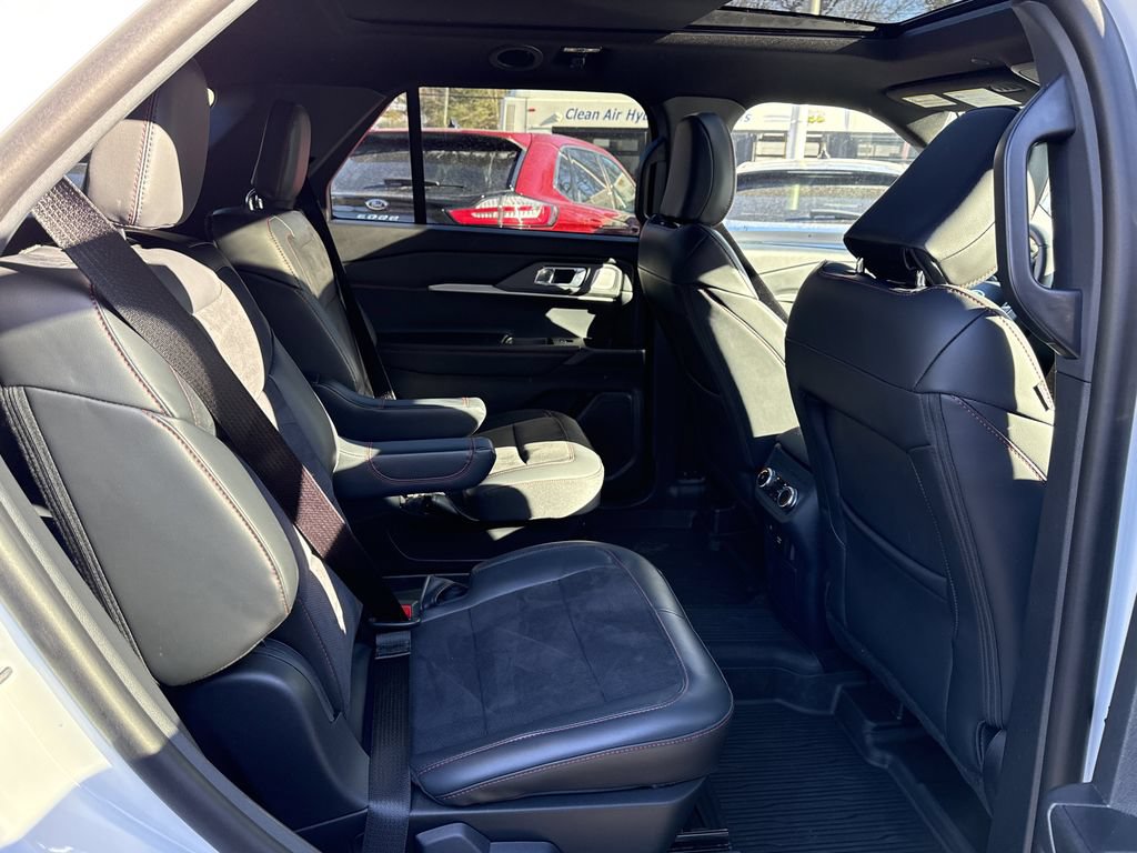 Used 2026 Ford Explorer ST w/ Sun And Sound Package AWD/4WD image 31