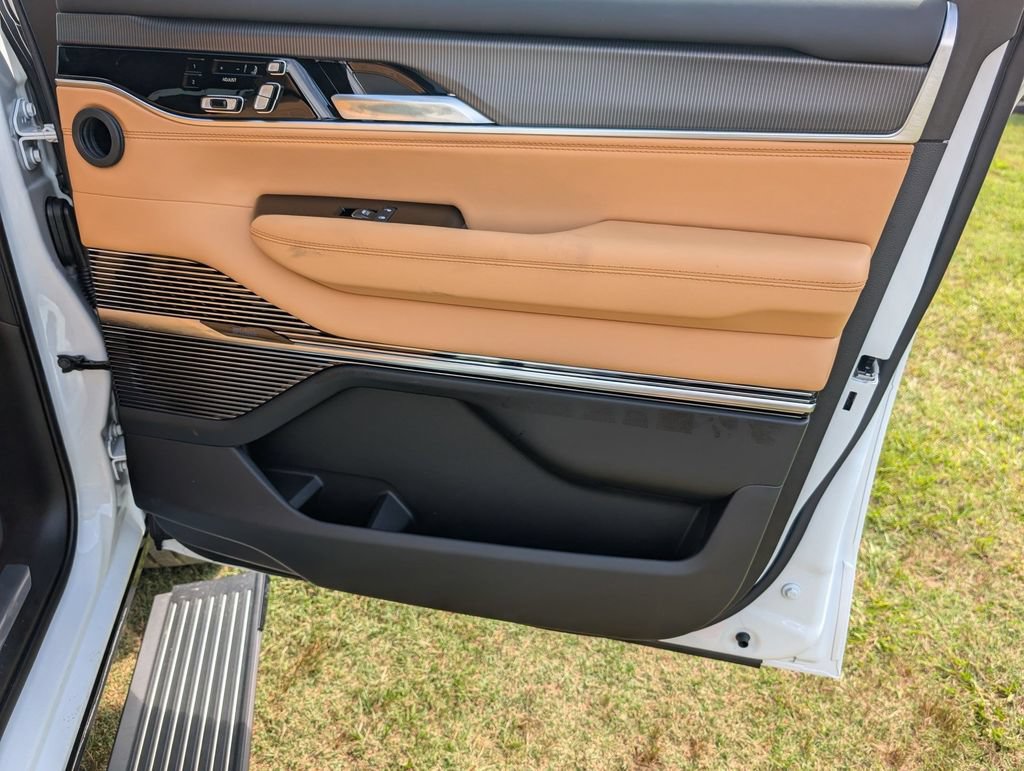 New 2026 Jeep Grand Wagoneer L Summit AWD/4WD image 34