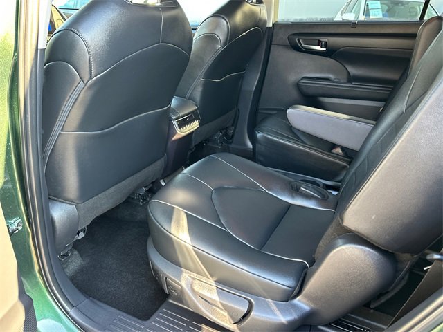 Certified 2025 Toyota Highlander XLE image 20