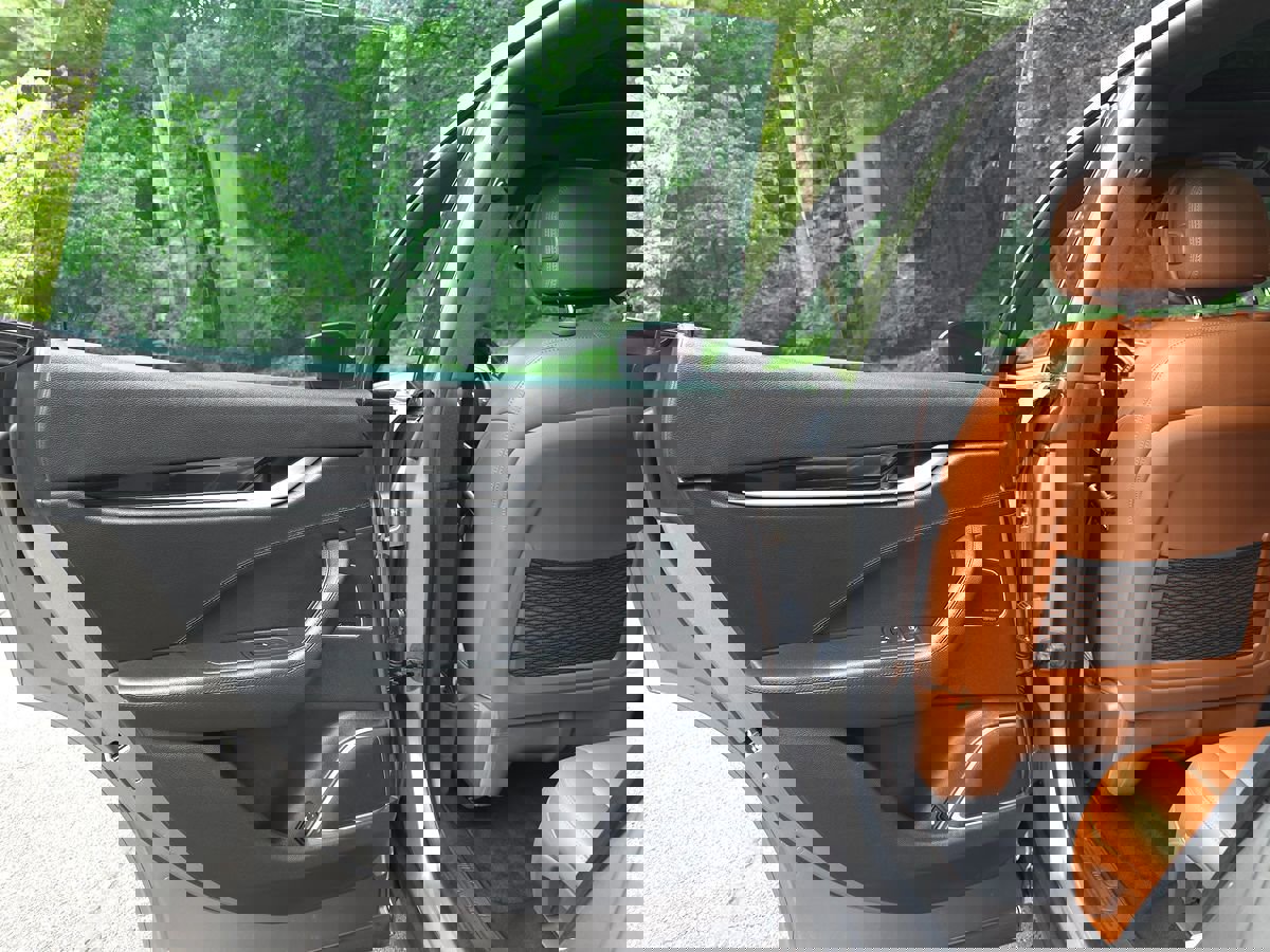 Used 2022 Maserati Levante GT image 25