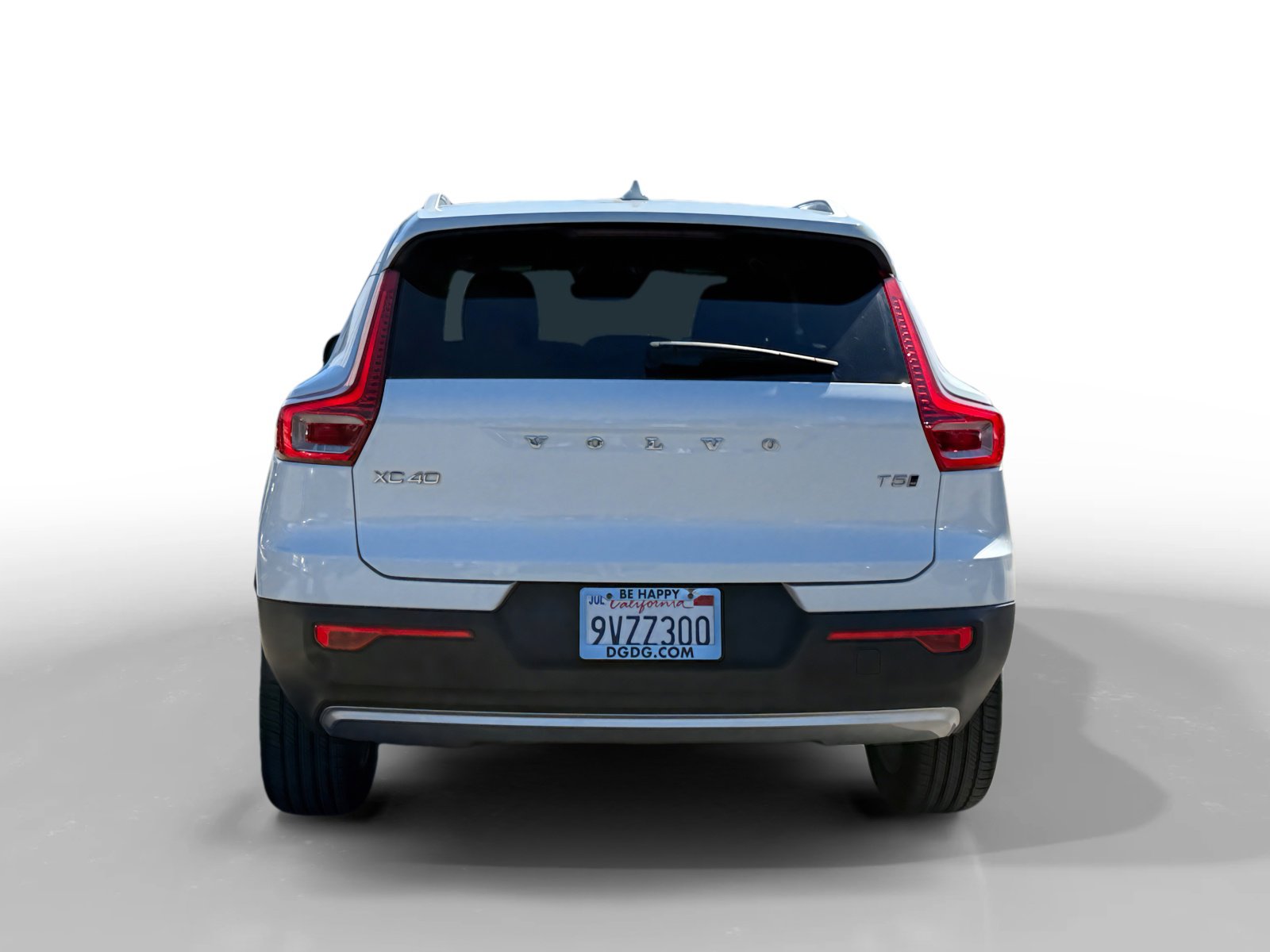 Used 2019 Volvo XC40 T5 Momentum image 4