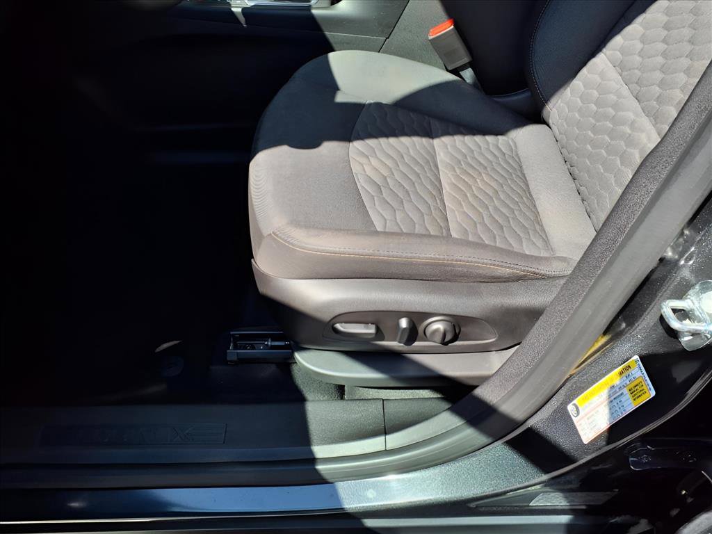 Used 2018 Chevrolet Equinox LT w/ Sun & Infotainment Package image 32