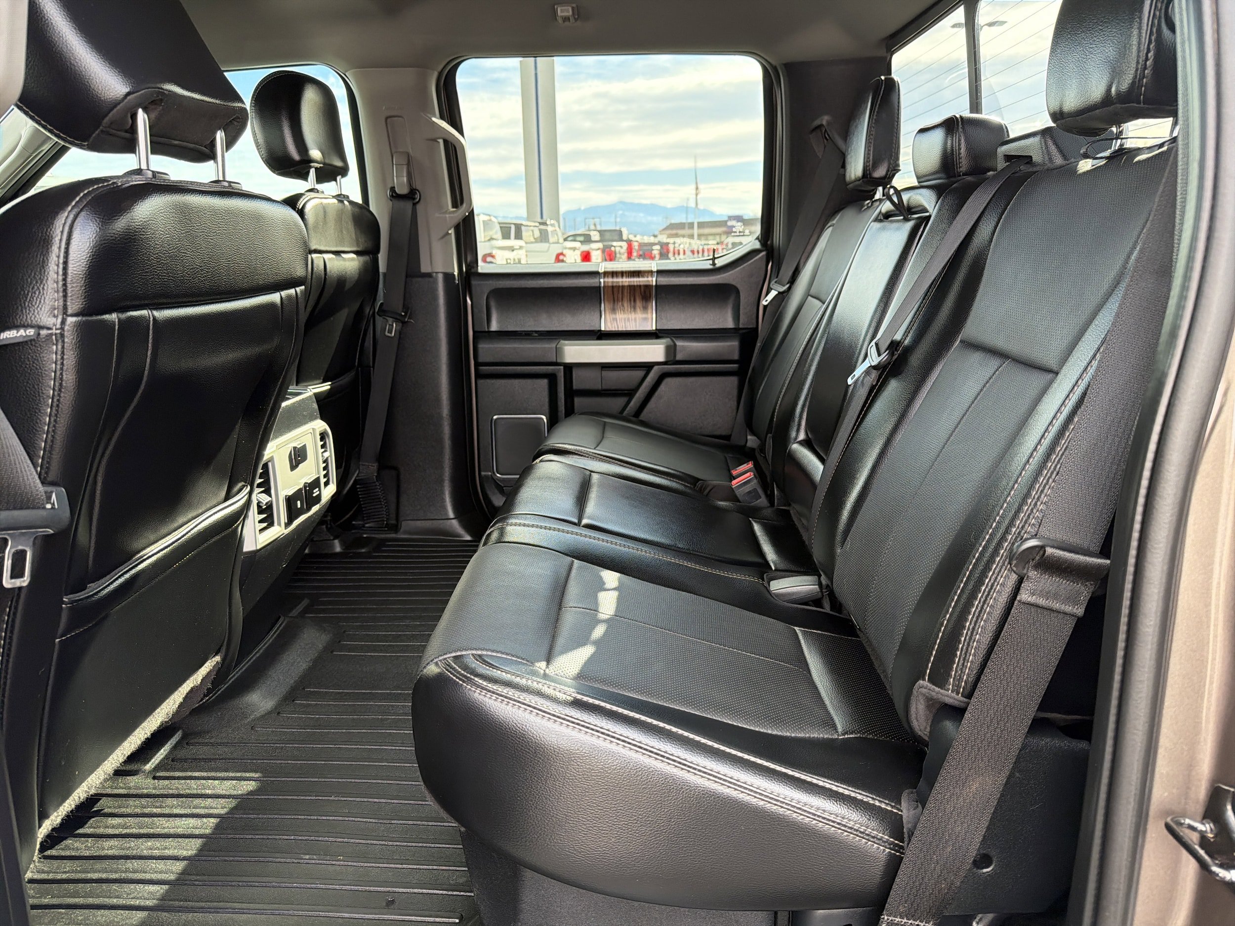 Used 2018 Ford F150 Lariat w/ Equipment Group 501A Mid AWD/4WD image 8