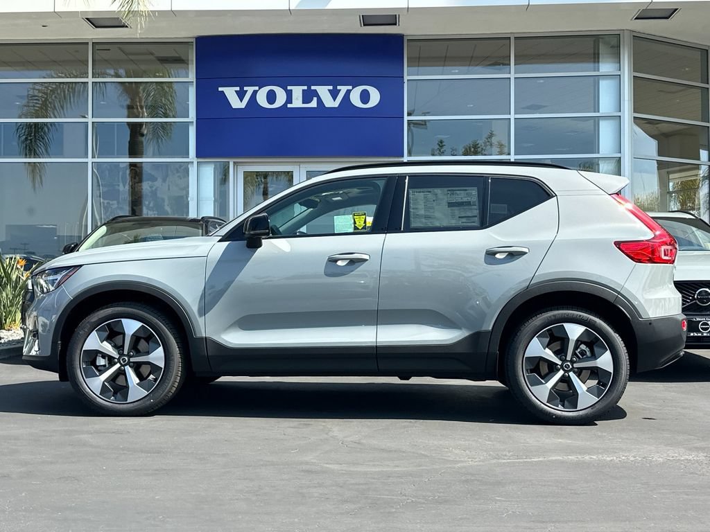 New 2026 Volvo XC40 B5 Plus w/ Protection Package Premier AWD/4WD image 2
