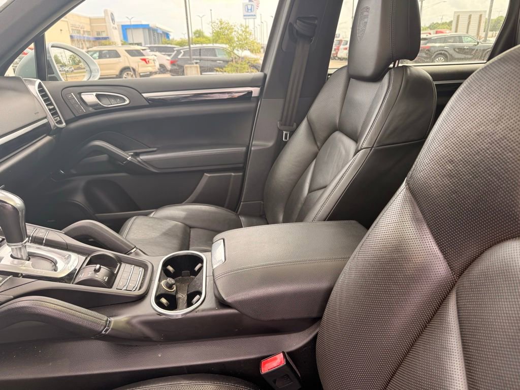Used 2018 Porsche Cayenne Platinum Edition image 10