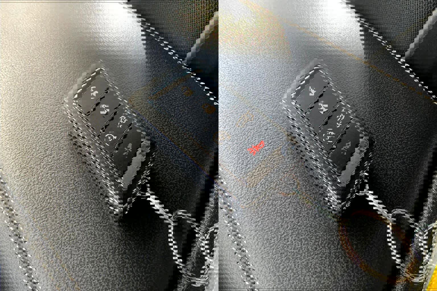 Used 2023 Jeep Grand Cherokee Laredo w/ Luxury Tech Group I image 14