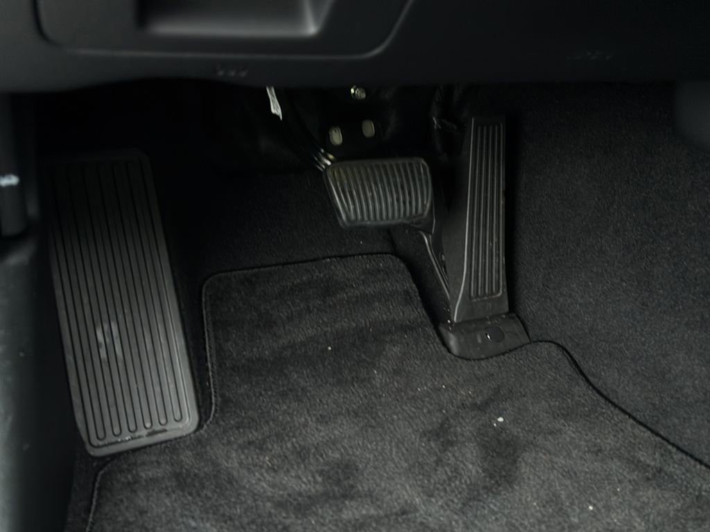 Certified 2026 Genesis G70 2.5T image 17