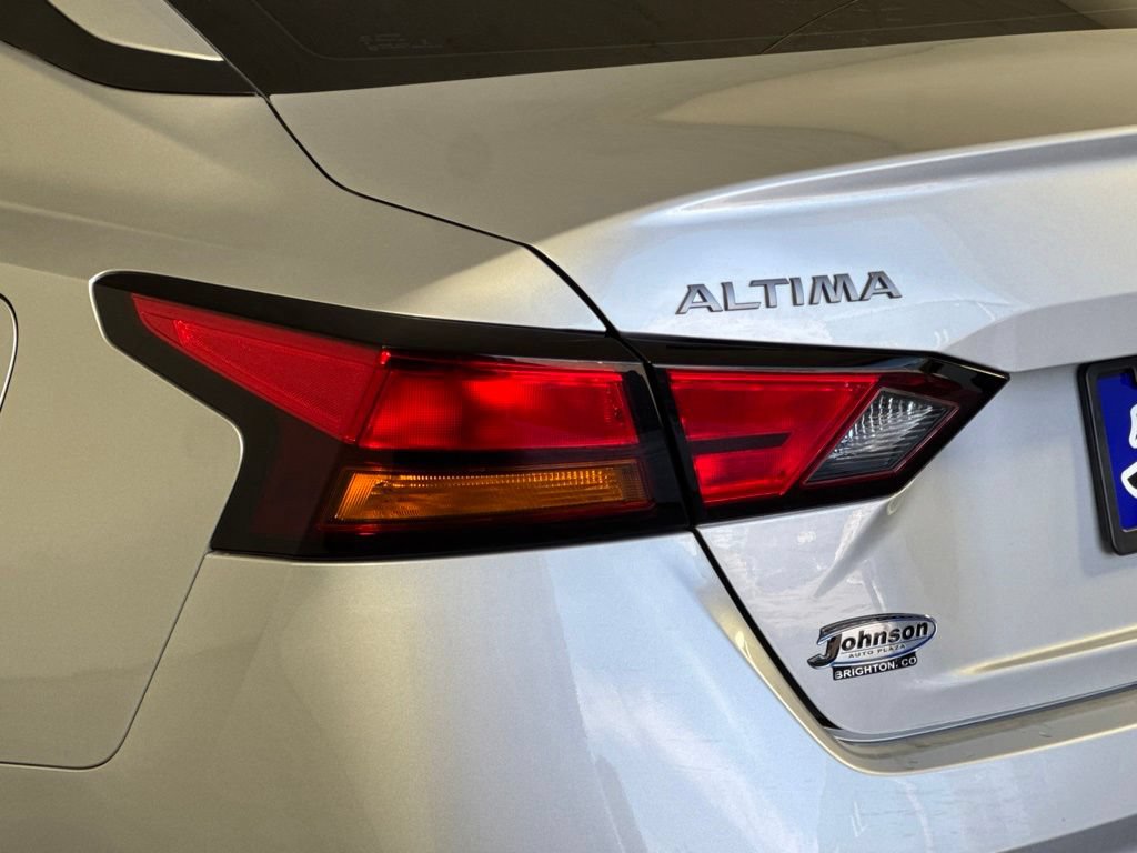 Used 2024 Nissan Altima 2.5 S FWD image 12