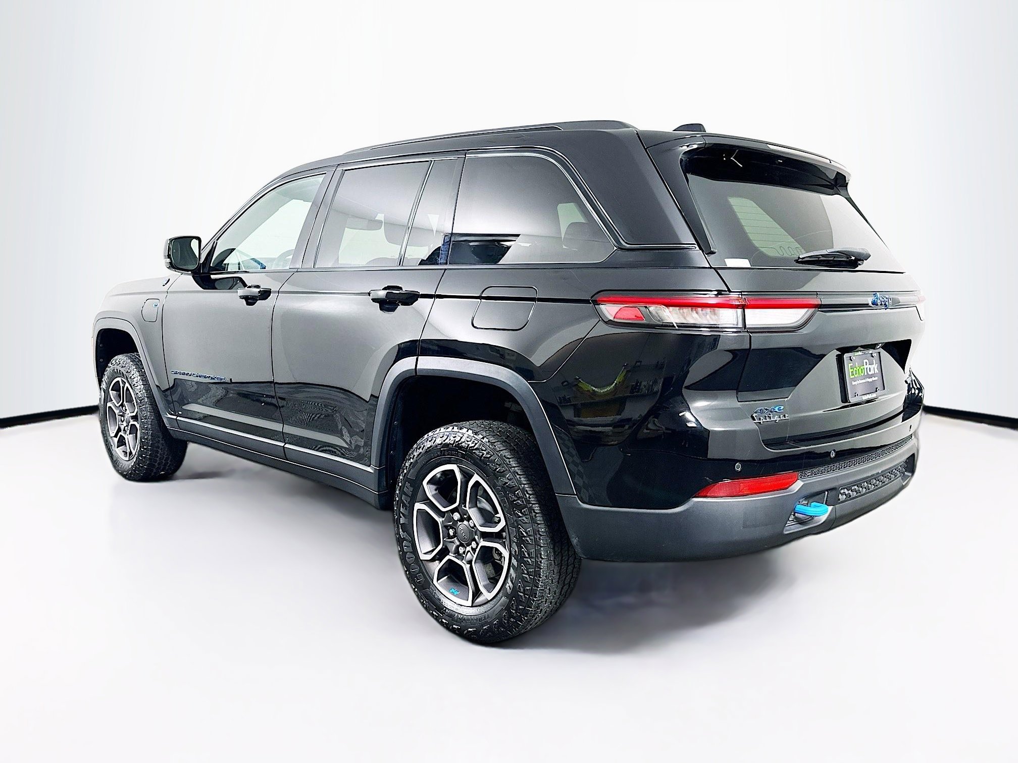 Used 2022 Jeep Grand Cherokee Trailhawk image 5
