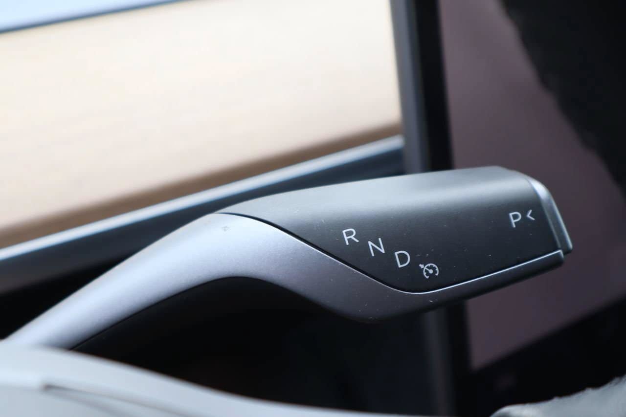 Used 2025 Tesla Model Y Long Range RWD image 11