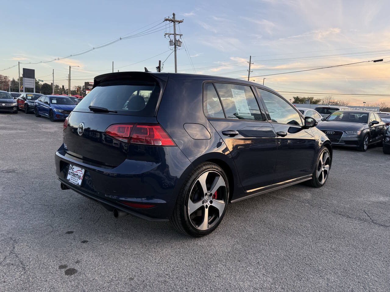 Used 2017 Volkswagen GTI SE FWD image 15