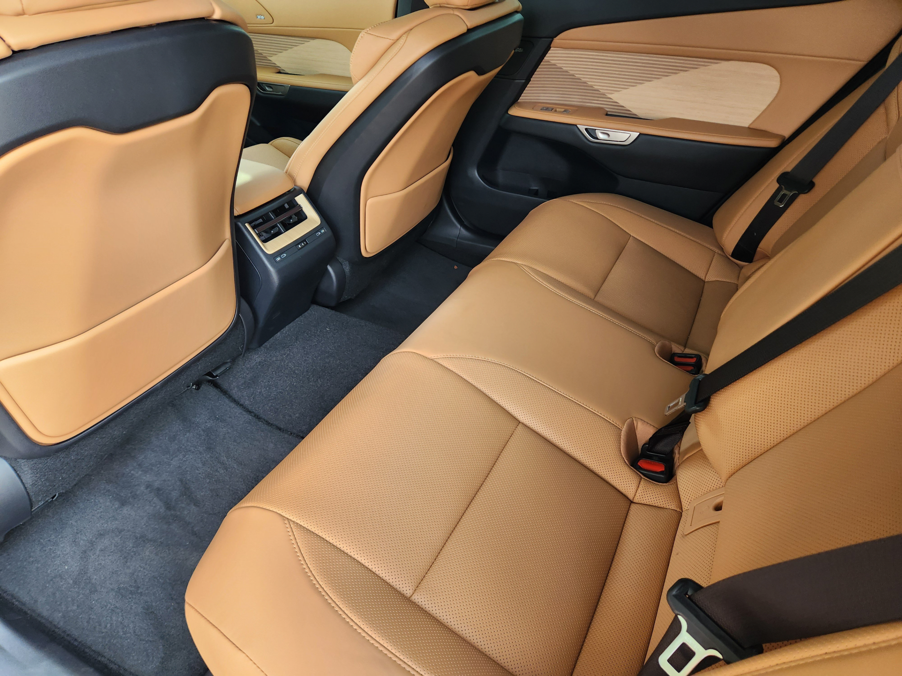 New 2026 Lexus ES 350e w/ Accessory Package (Z1) FWD image 18