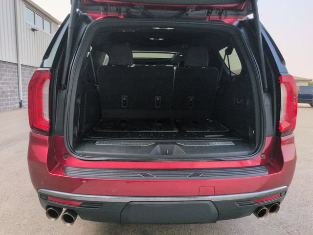 Used 2023 GMC Yukon XL AT4 w/ AT4 Premium Plus Package AWD/4WD image 30