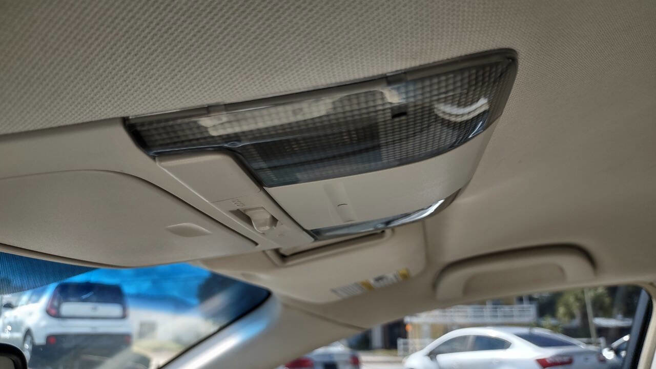 Used 2010 Subaru Outback 2.5i Premium w/ Popular Equipment Group 1B image 28