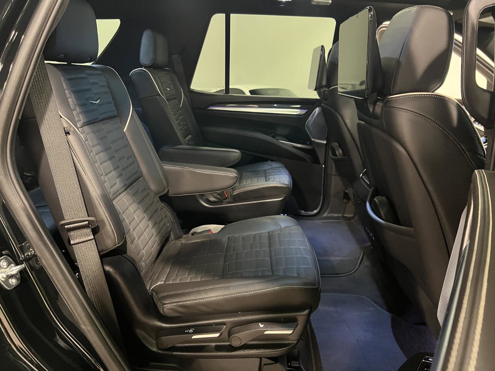 Used 2026 Cadillac Escalade V image 40