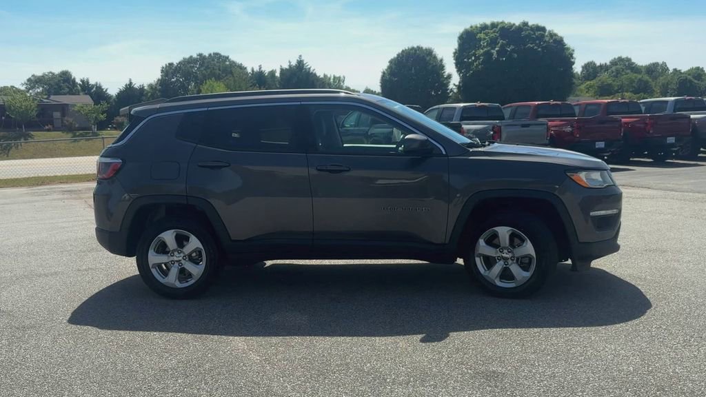 Used 2018 Jeep Compass Latitude w/ Popular Equipment Group image 9