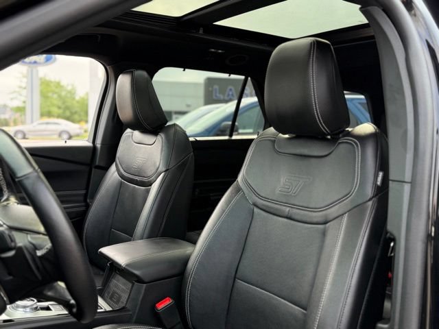 Used 2023 Ford Explorer ST w/ Technology Package AWD/4WD image 14