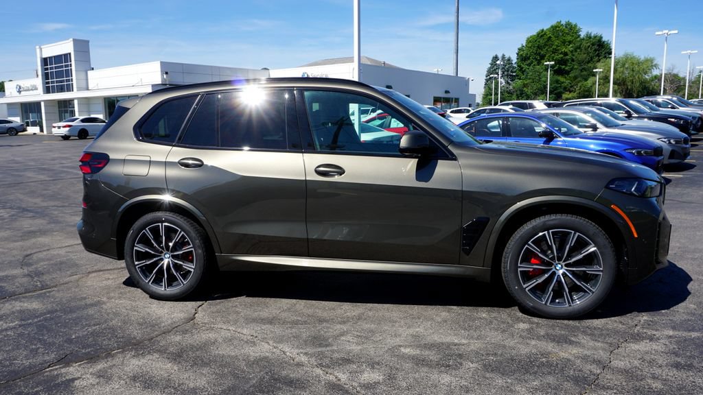 New 2026 BMW X5 xDrive40i w/ M Sport Package AWD/4WD image 4