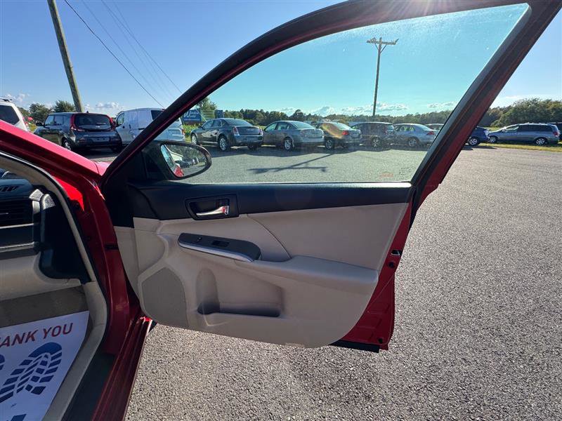 Used 2012 Toyota Camry XLE image 33