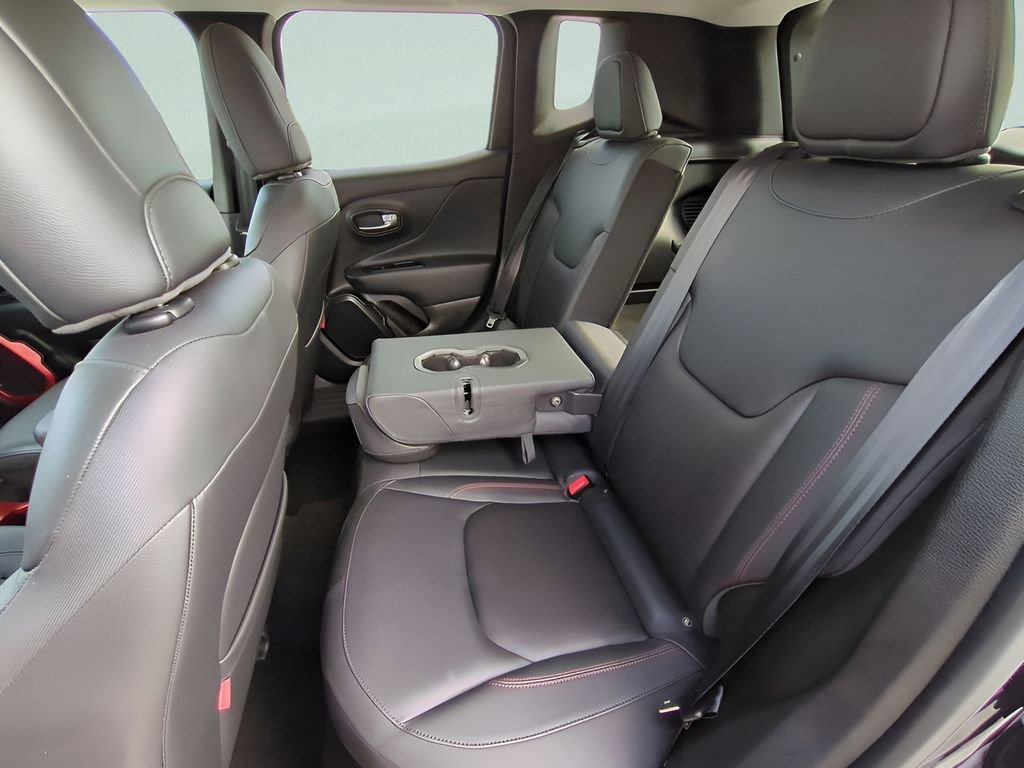 Used 2022 Jeep Renegade Trailhawk image 14