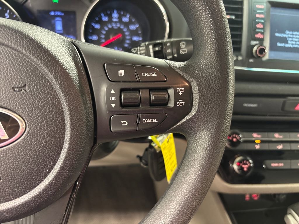 Used 2021 Kia Sedona LX image 34