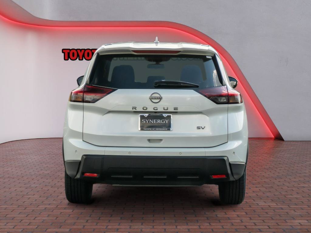 Used 2024 Nissan Rogue SV FWD image 6