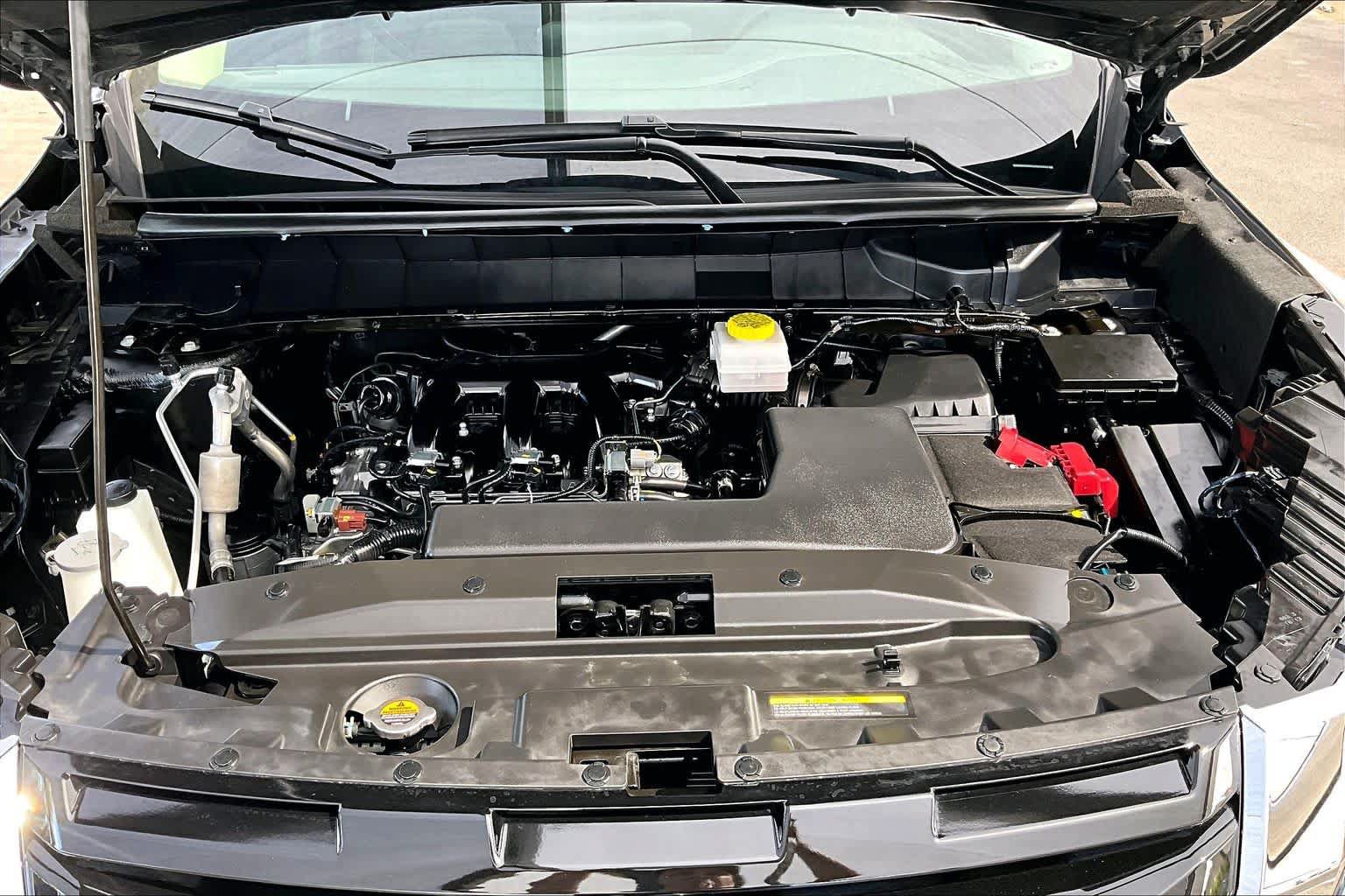 Certified 2025 Nissan Pathfinder SV w/ SV Premium Package FWD image 32