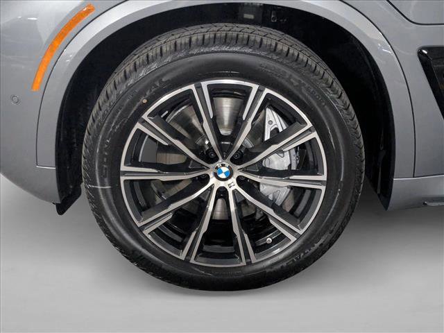 New 2026 BMW X5 xDrive50e w/ M Sport Package AWD/4WD image 10