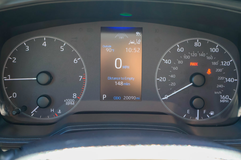 Used 2025 Toyota Corolla Cross LE FWD image 13