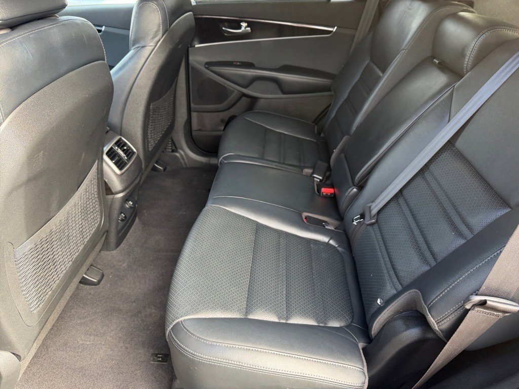 Used 2018 Kia Sorento EX image 12