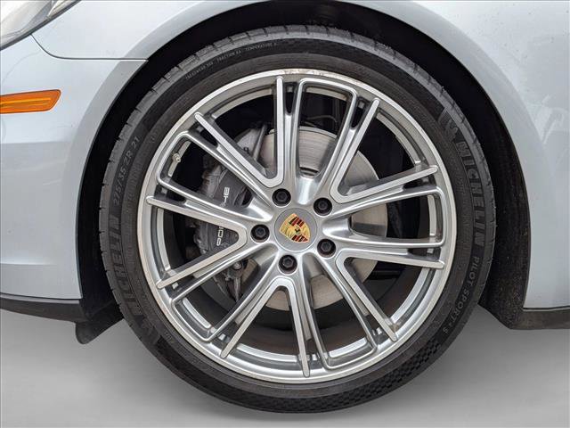 Used 2018 Porsche Panamera image 25