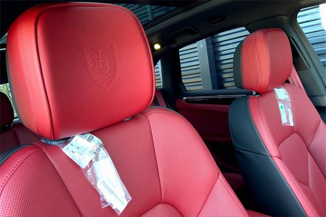 New 2026 Porsche Macan S image 8