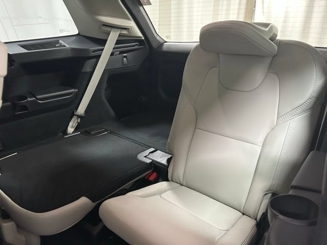Certified 2025 Volvo XC90 B5 Ultra AWD/4WD image 13