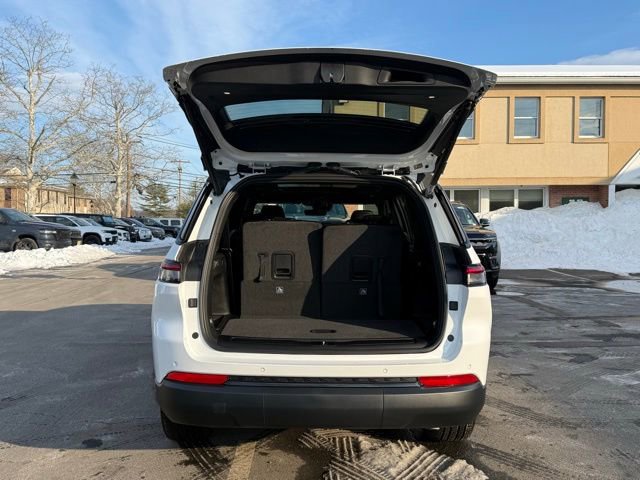 New 2025 Jeep Grand Cherokee L Limited w/ Black Appearance Package image 9