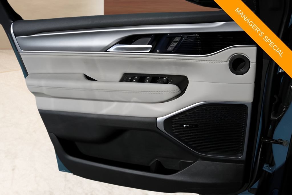 New 2026 Jeep Grand Wagoneer 4WD w/ Premium Group I image 10