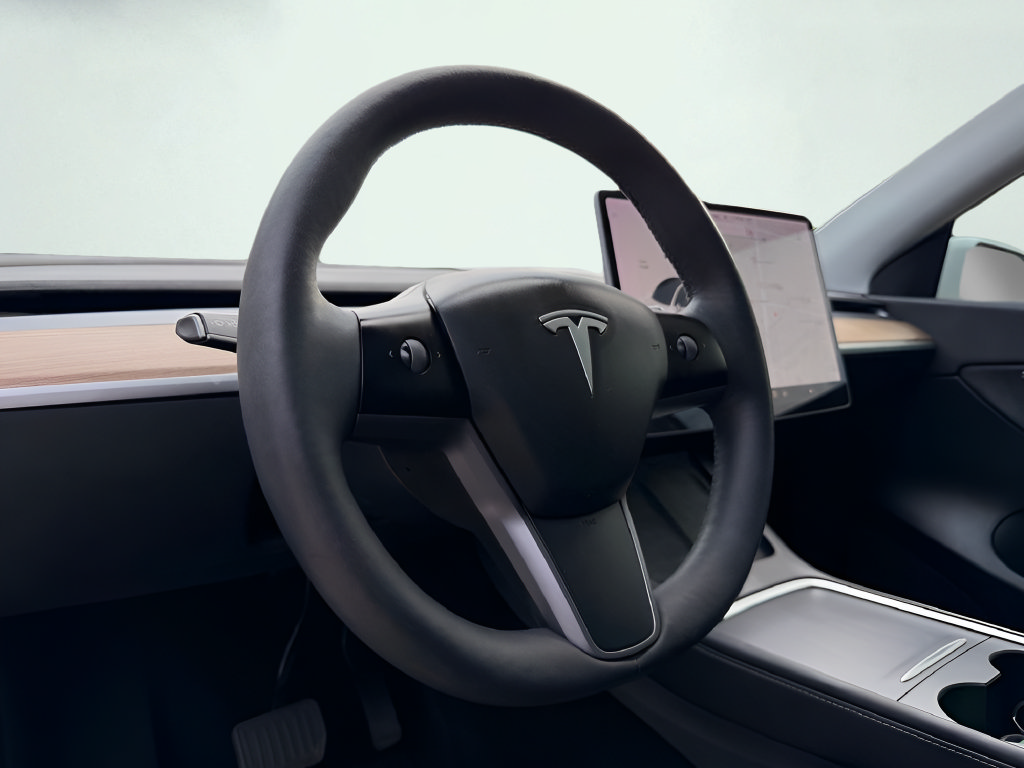 Used 2021 Tesla Model Y Long Range AWD/4WD image 36