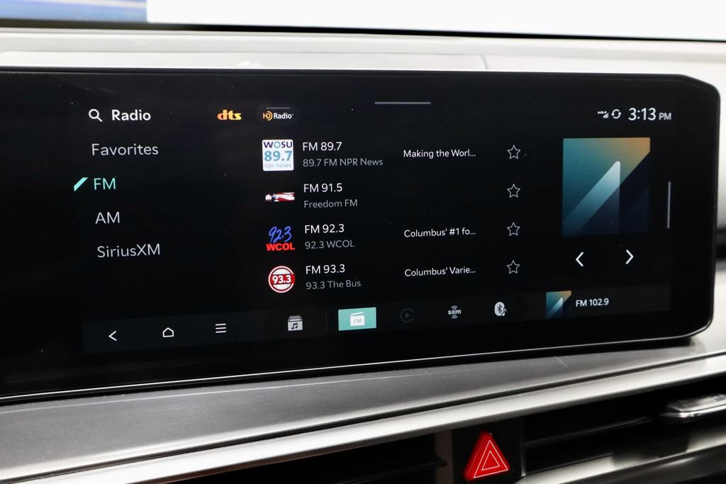 Used 2025 Kia Sorento S w/ Panoramic Sunroof Package FWD image 4
