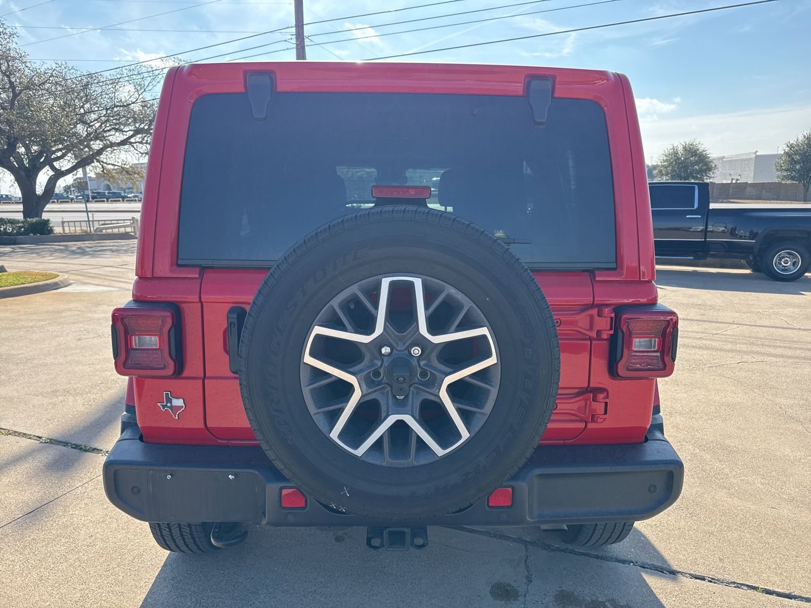 Used 2024 Jeep Wrangler Sahara w/ Technology Group image 6