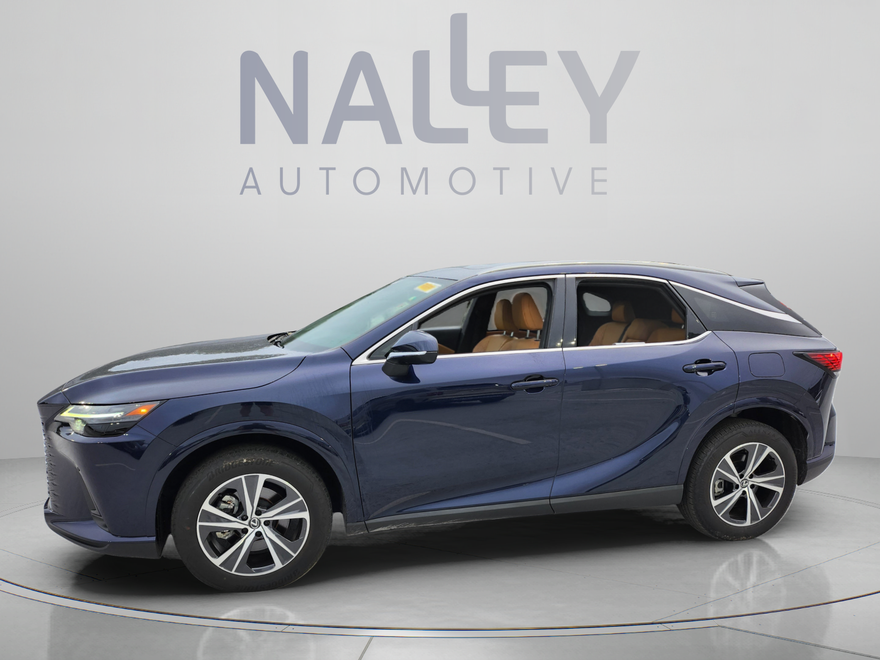 Used 2024 Lexus RX 350 Premium w/ Accessory Package (Z1) FWD image 2