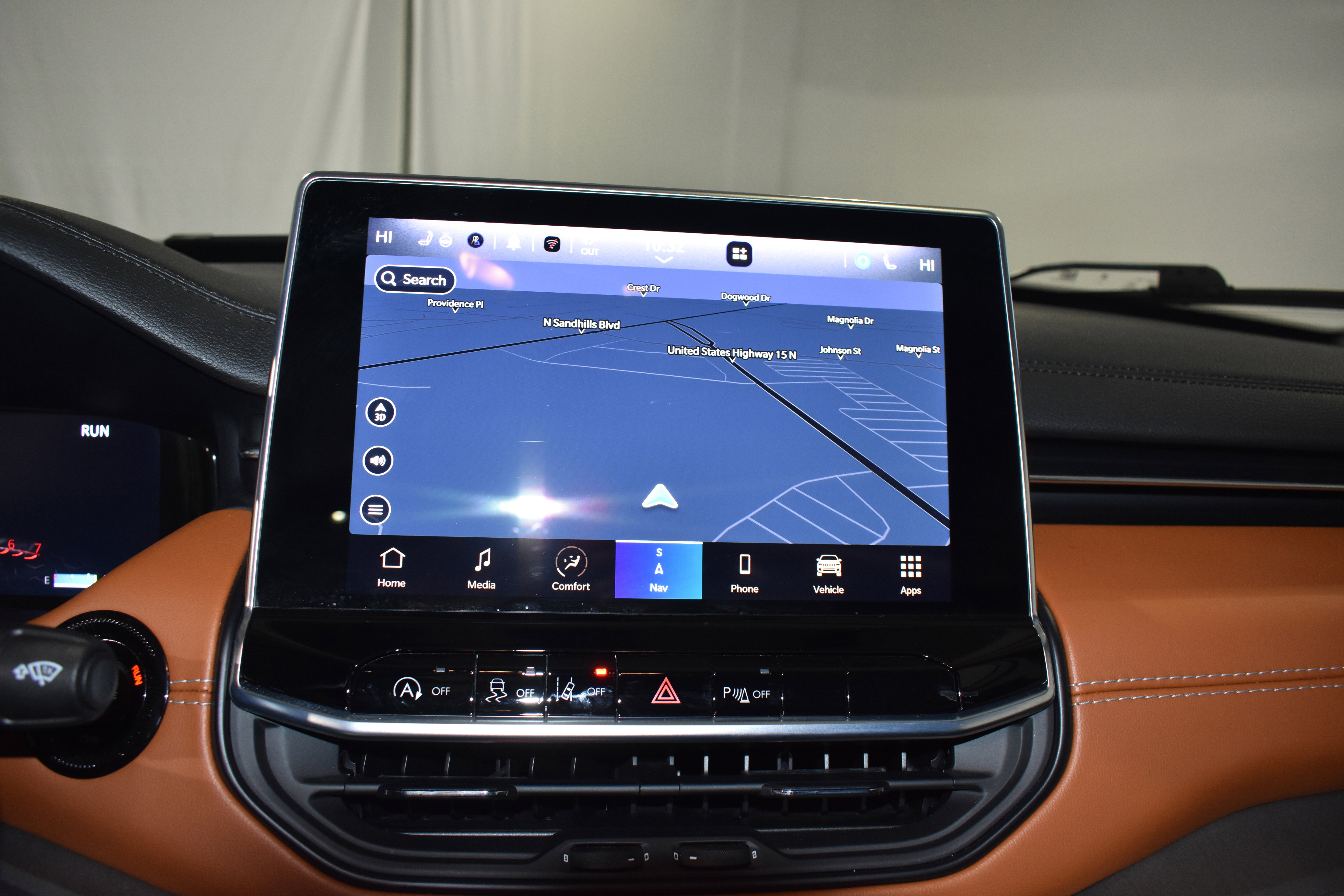 Used 2025 Jeep Compass Limited w/ Elite Group image 17