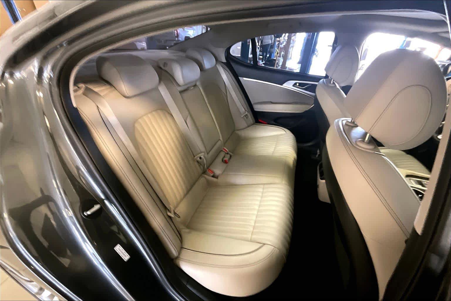 Used 2019 Genesis G70 3.3T Advanced w/ Elite Package RWD image 18