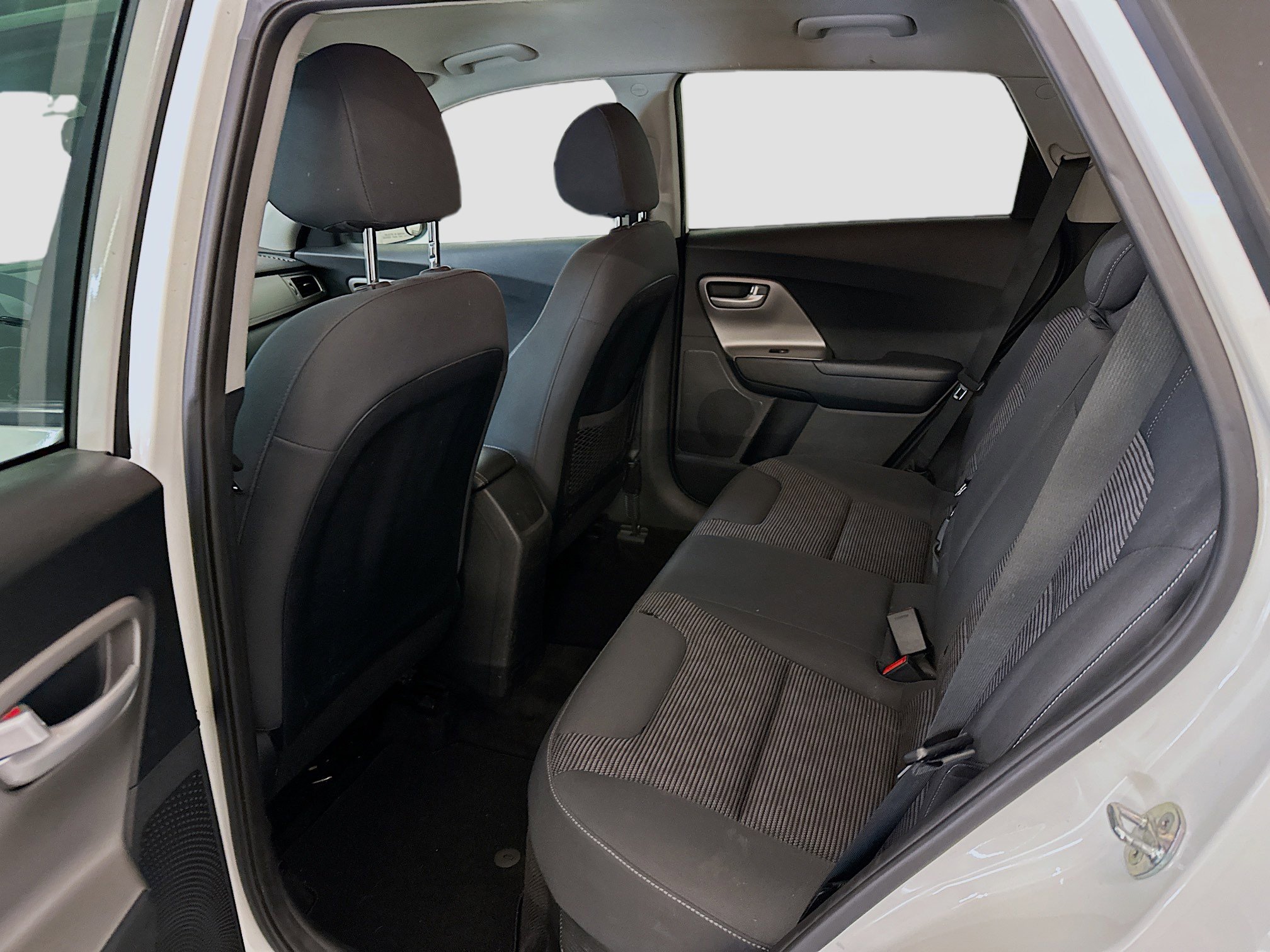 Used 2018 Kia Niro LX image 28