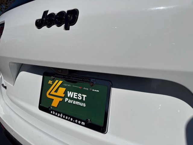 Used 2025 Jeep Grand Cherokee L Altitude AWD/4WD image 16