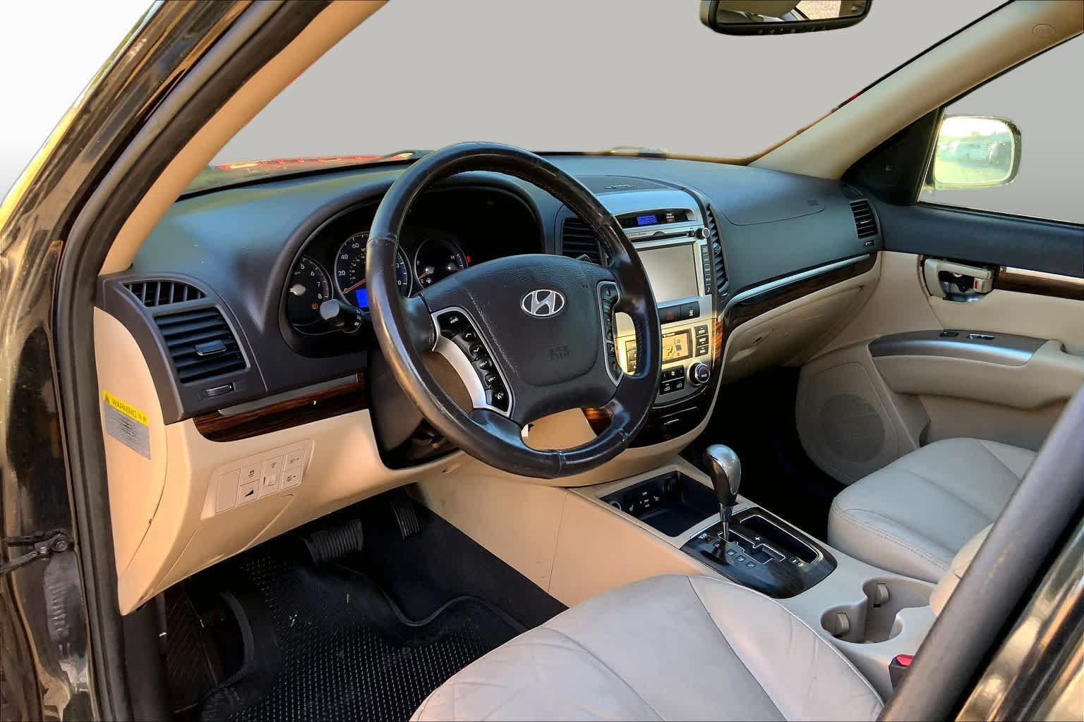 Used 2012 Hyundai Santa Fe Limited w/ Navigation Pkg 4 FWD image 18
