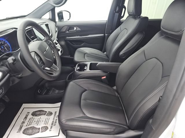 New 2026 Chrysler Pacifica Select AWD/4WD image 24