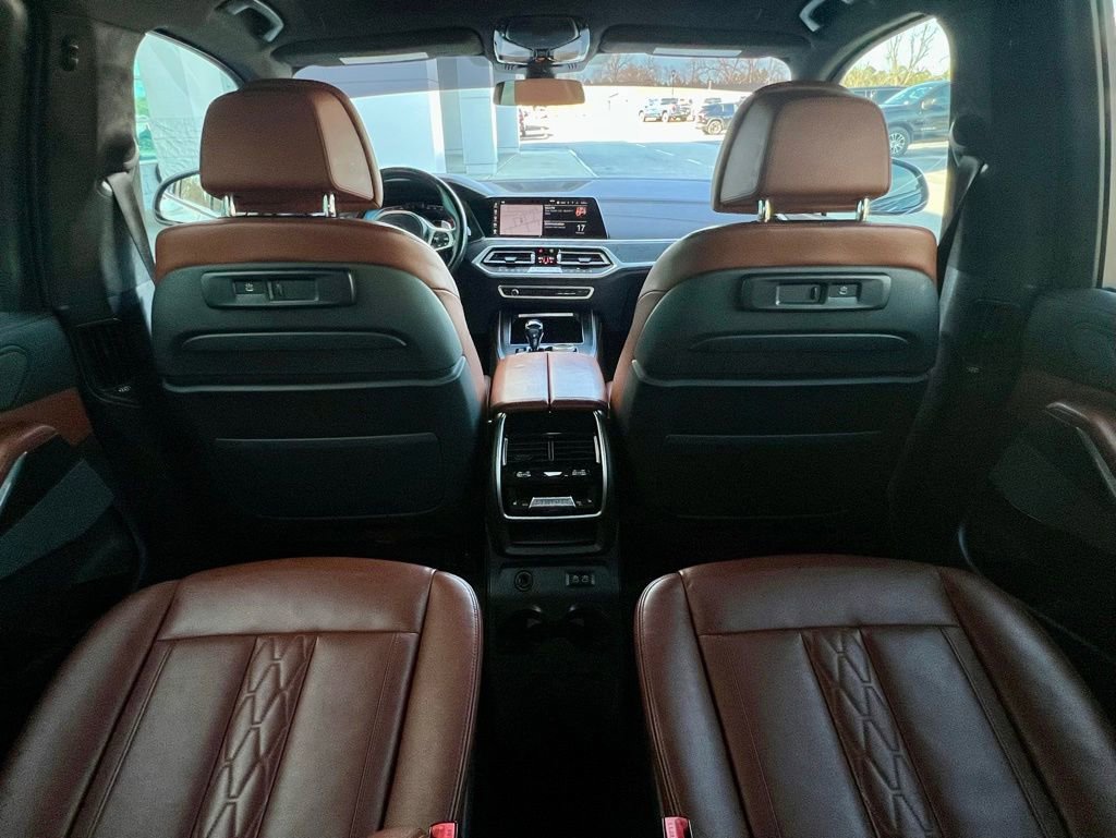 Used 2021 BMW X7 xDrive40i w/ M Sport Package image 9