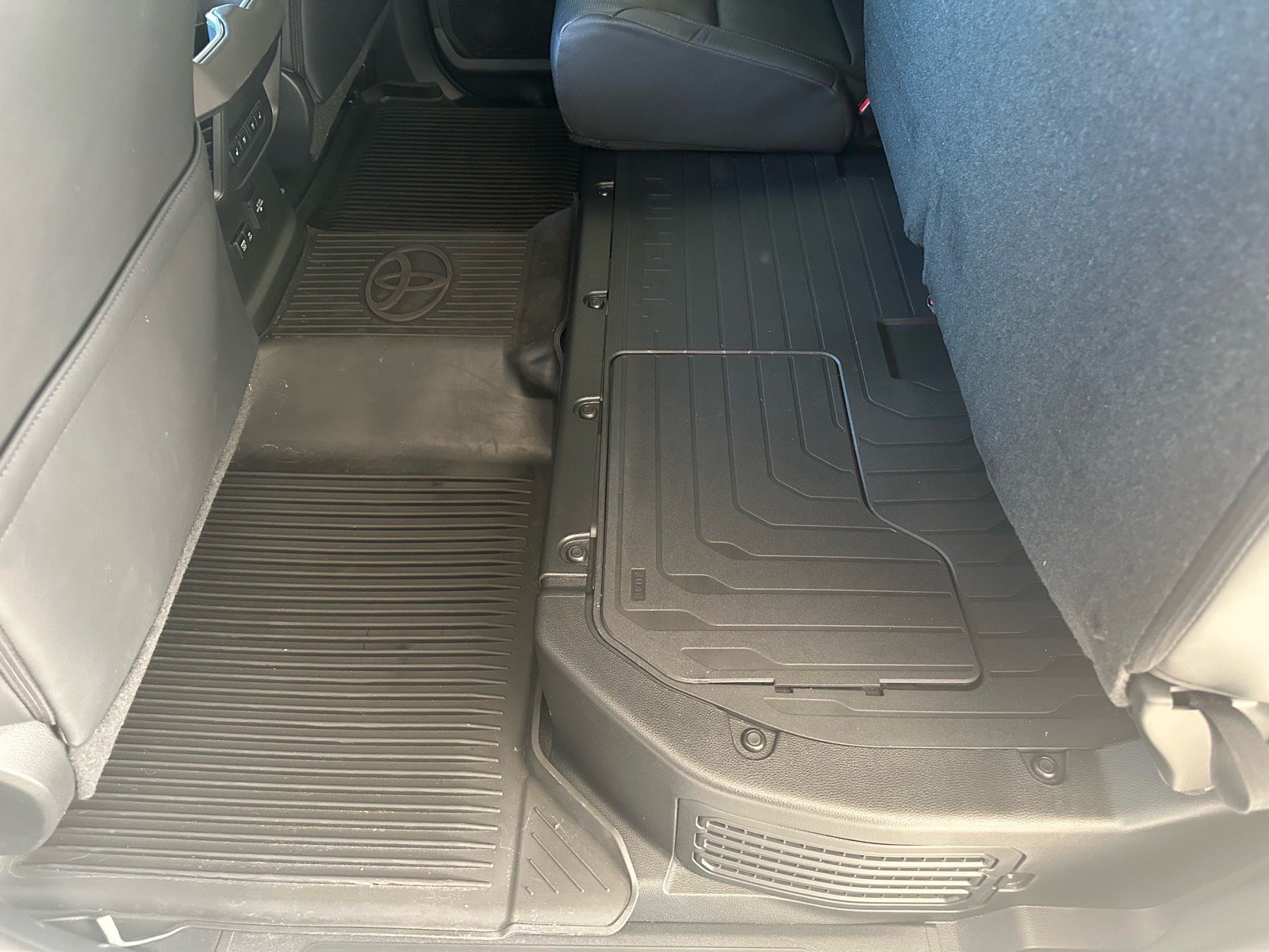 Used 2024 Toyota Tundra Platinum AWD/4WD image 31