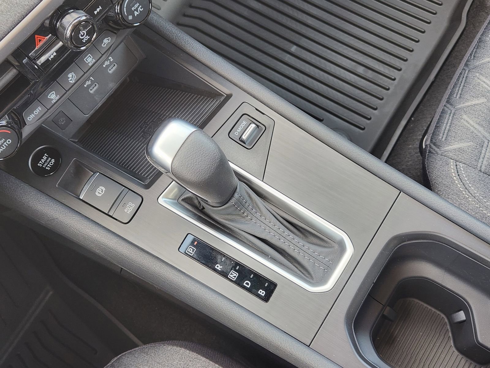 New 2026 Nissan Kicks SV image 19