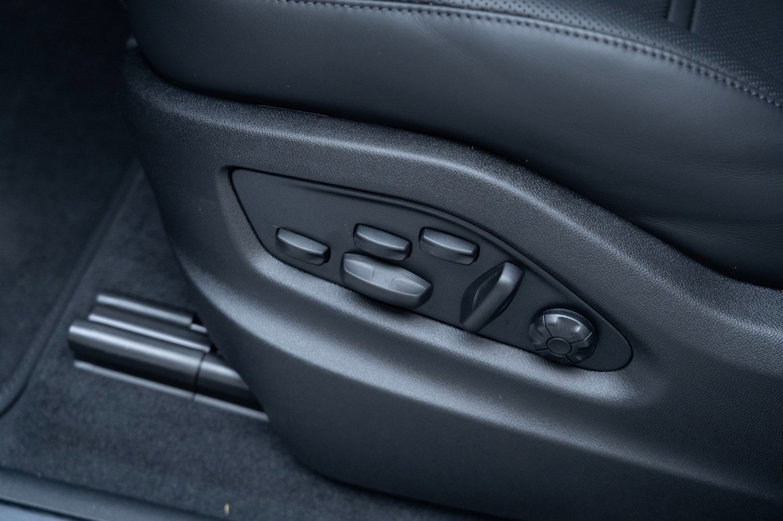 New 2026 Porsche Cayenne Turbo GT image 16