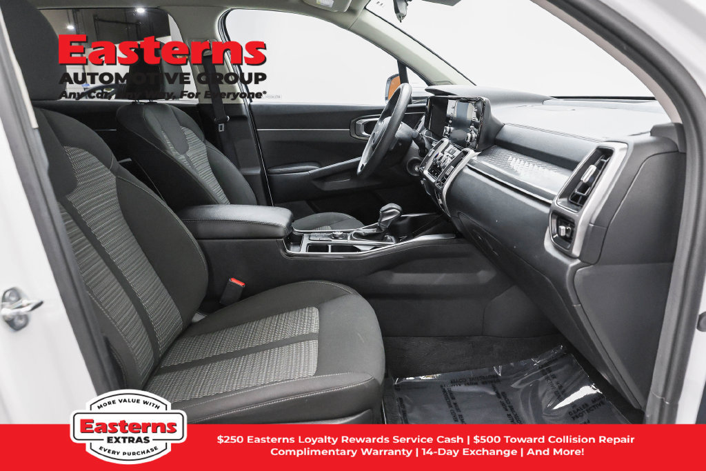 Used 2023 Kia Sorento LX FWD image 23